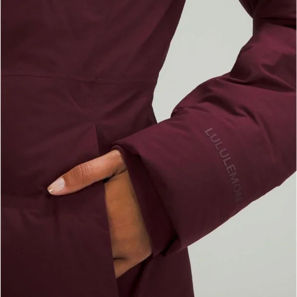 NWT – lululemon Sleet Street Long Jacket – Size 8 – Cassis - Picture 4 of 7